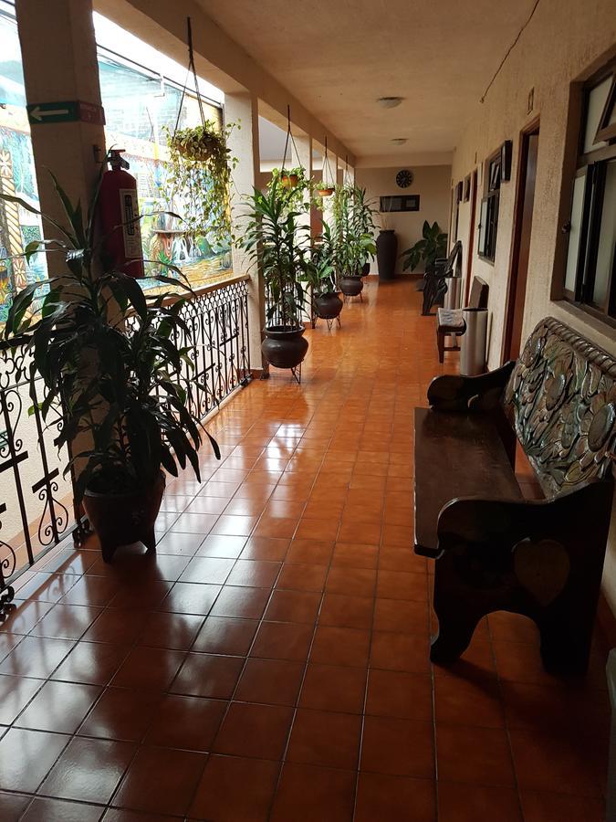 Hotel Nuevo Cupatitzio Uruapan  Buitenkant foto