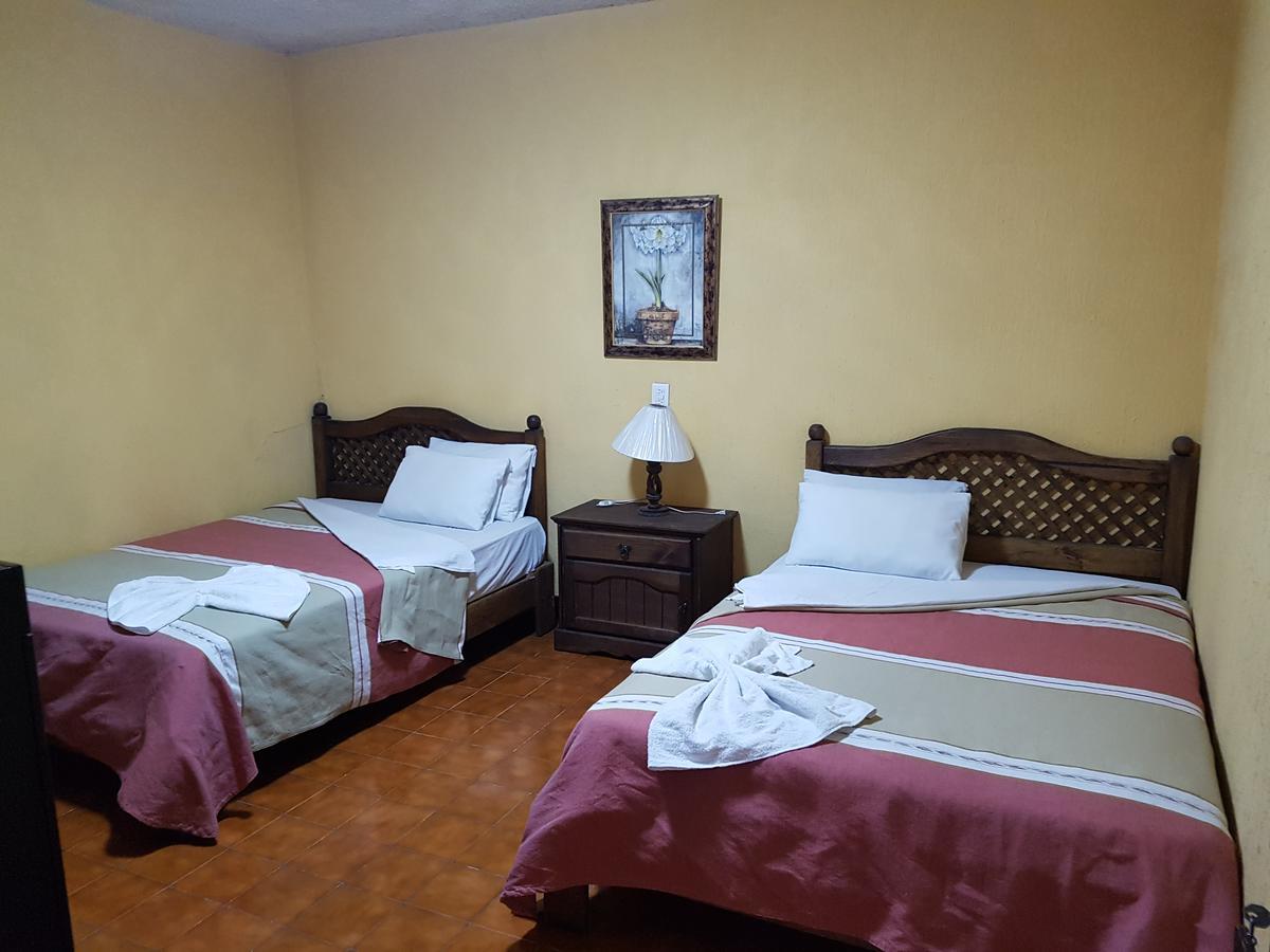 Hotel Nuevo Cupatitzio Uruapan  Buitenkant foto