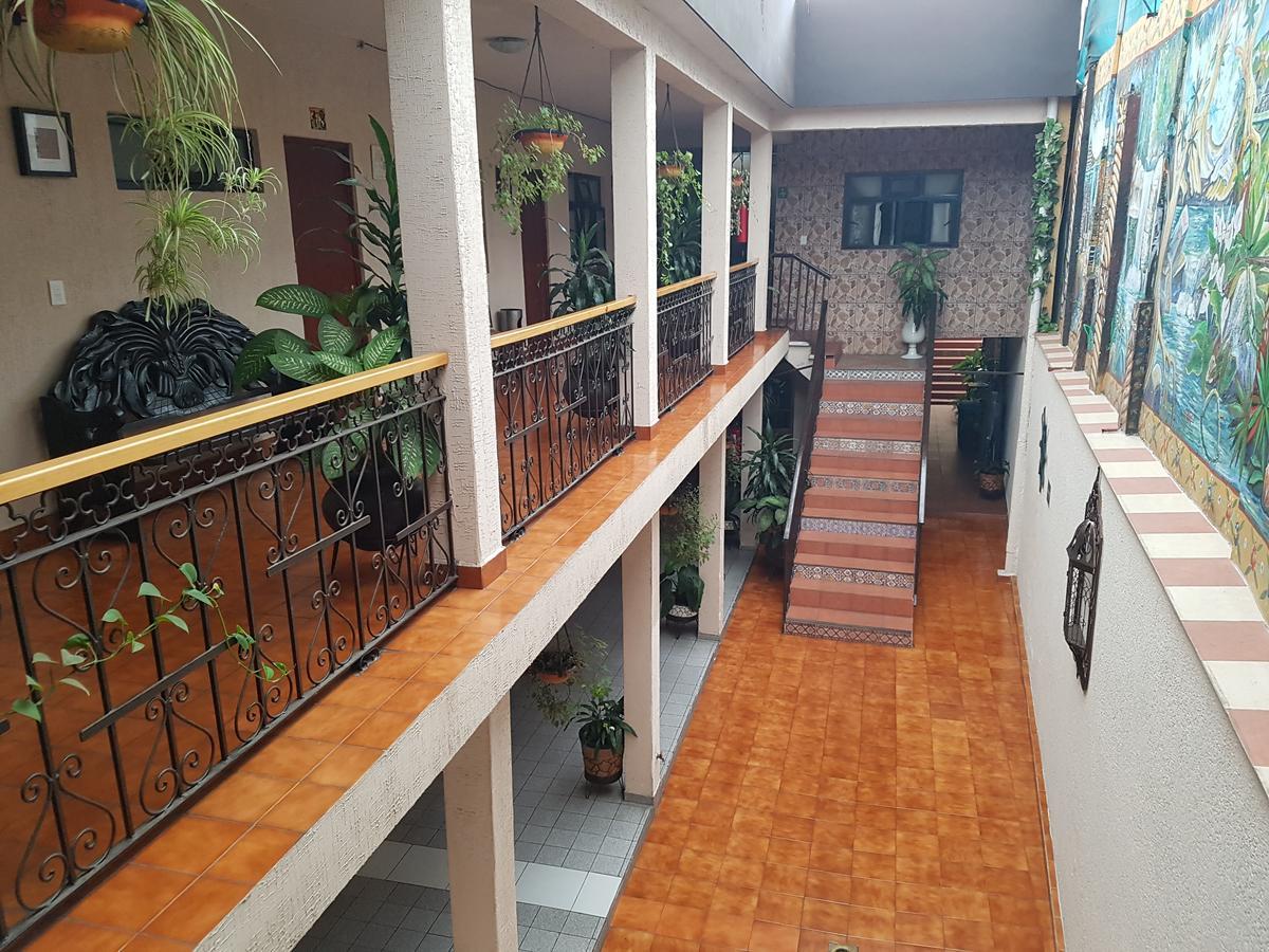 Hotel Nuevo Cupatitzio Uruapan  Buitenkant foto