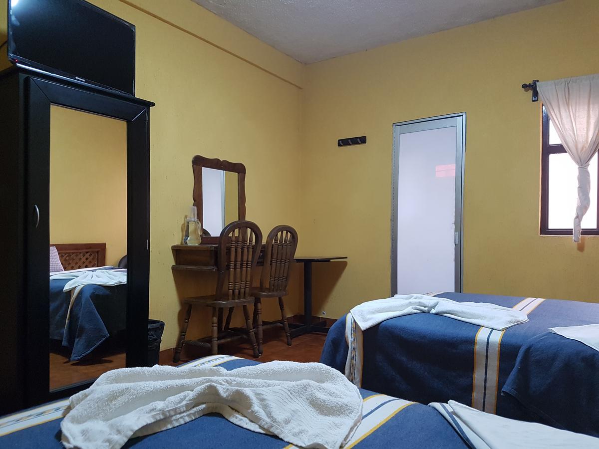 Hotel Nuevo Cupatitzio Uruapan  Buitenkant foto