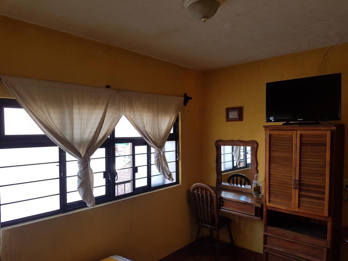 Hotel Nuevo Cupatitzio Uruapan  Buitenkant foto