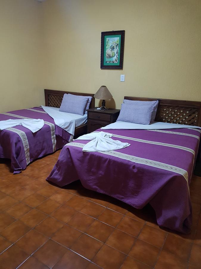 Hotel Nuevo Cupatitzio Uruapan  Buitenkant foto