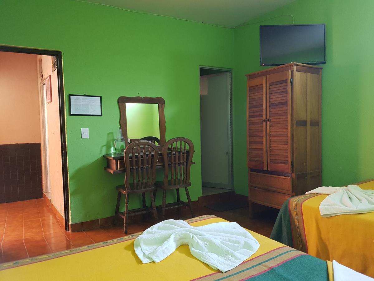 Hotel Nuevo Cupatitzio Uruapan  Buitenkant foto