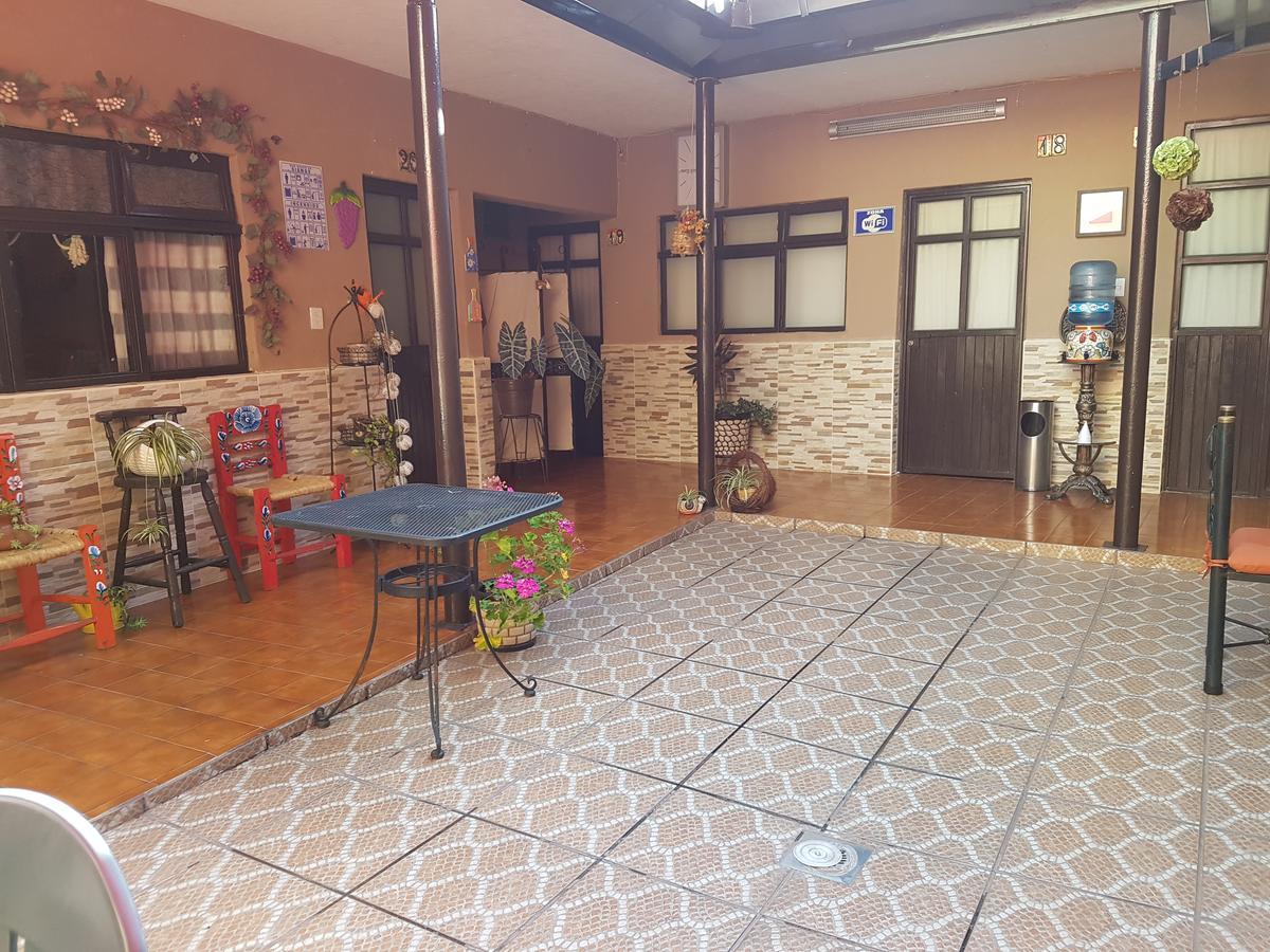 Hotel Nuevo Cupatitzio Uruapan  Buitenkant foto