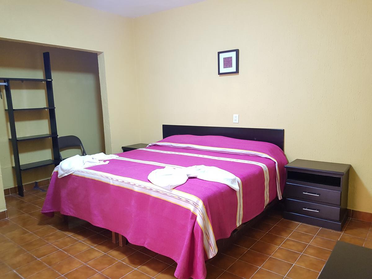Hotel Nuevo Cupatitzio Uruapan  Buitenkant foto