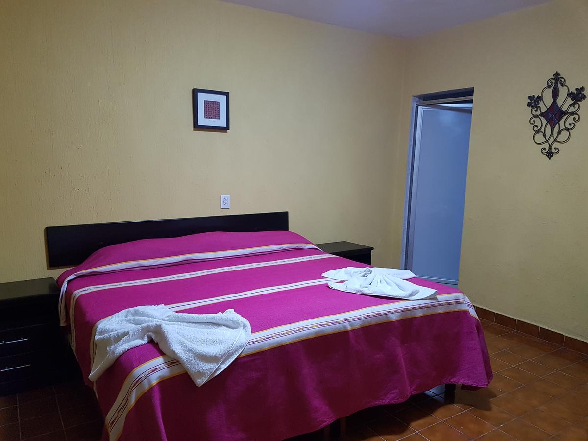 Hotel Nuevo Cupatitzio Uruapan  Buitenkant foto